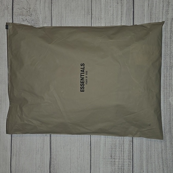 Essentials Fear of God Men's Short Sleeve T-Shirt Moss Size XL NWT - Picture 11 of 13